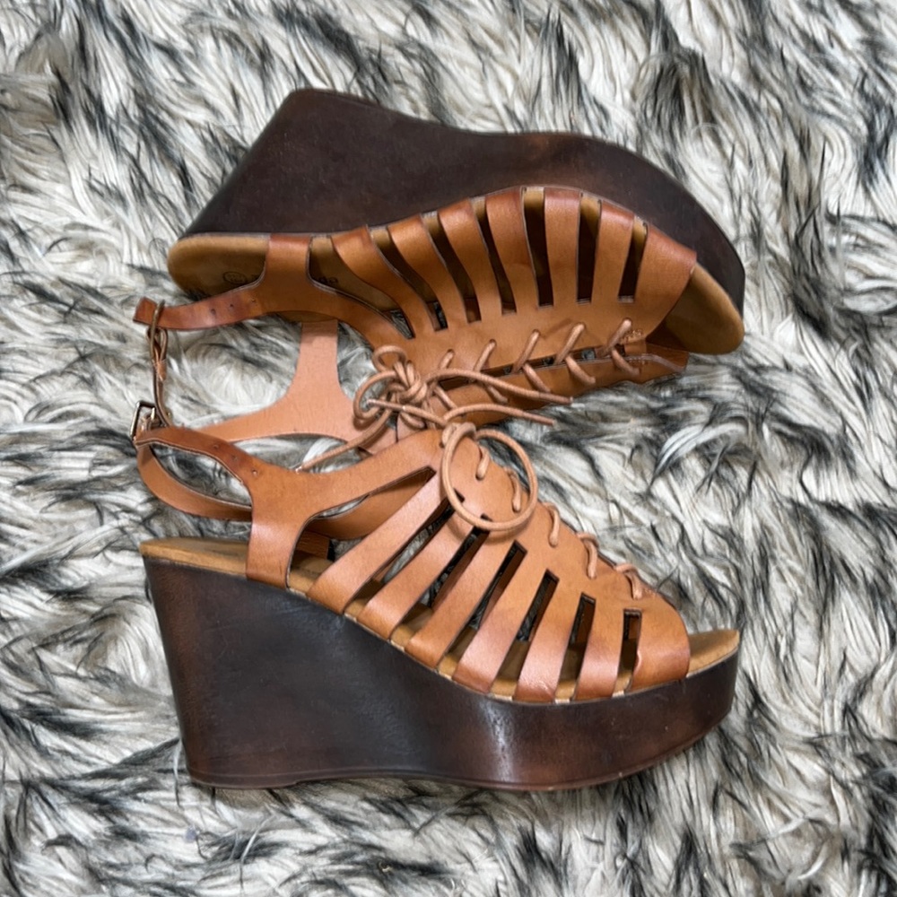 Platform sandals